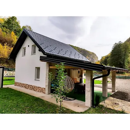 Feriehus Otoka Josikovic *